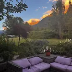 Tiki - Hot Tub & Sauna Chalet